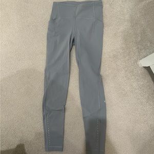 lulu gray leggings!! wunder under!! barely worn